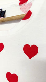 Charger l&#39;image dans la galerie, A LA FOLIE - Tshirt blanc coeur rouge
