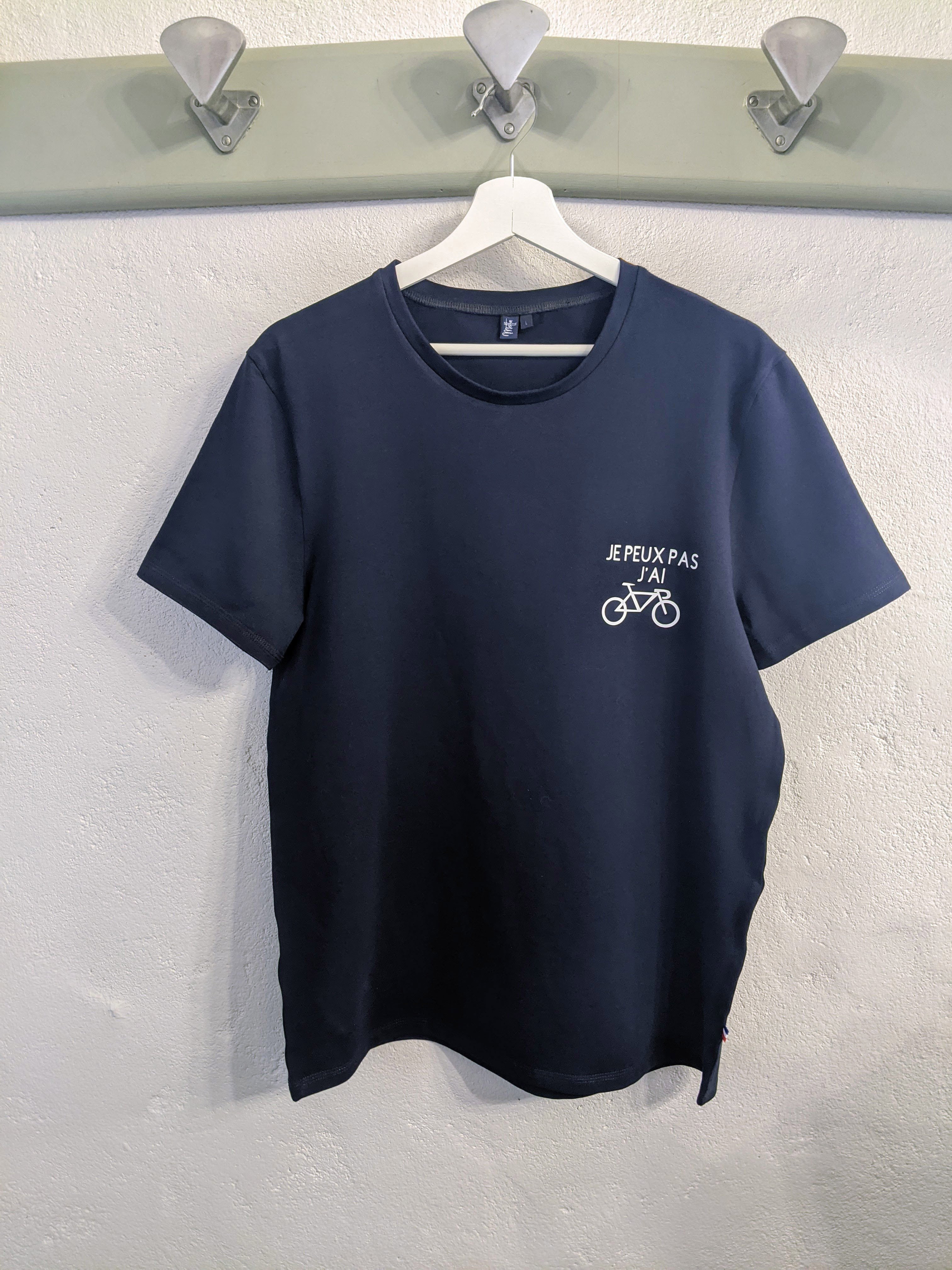 Exemple de personnalisation sur t-shirt bleu marine le gaminet de l'atelier Metta.